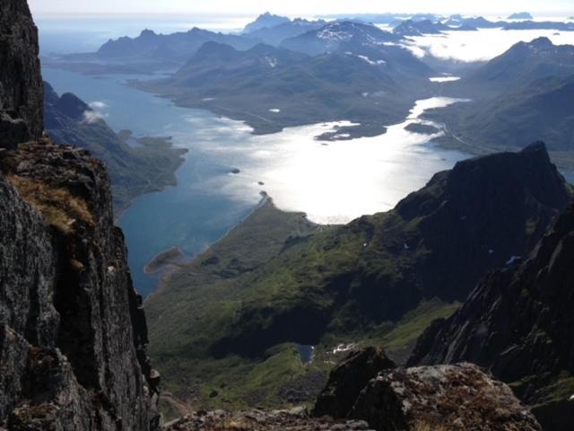 Unique And Charming House At The Foot Of Lofoten'S Highest Mountain Сволвер Екстериор снимка